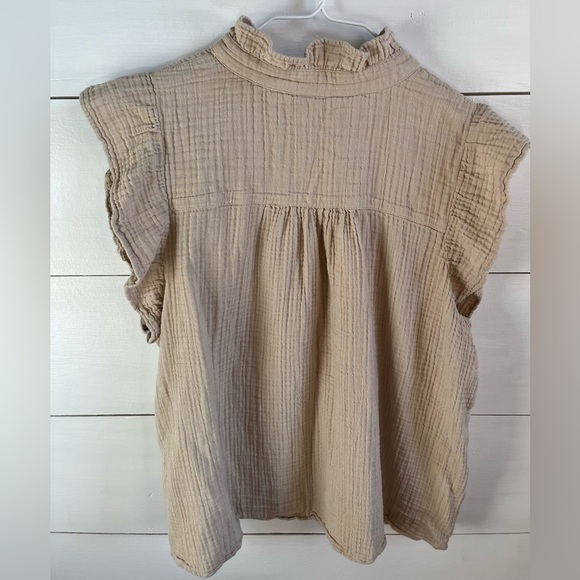 H&M Ruffled Button-Front Women's Top - Picture 5 of 5